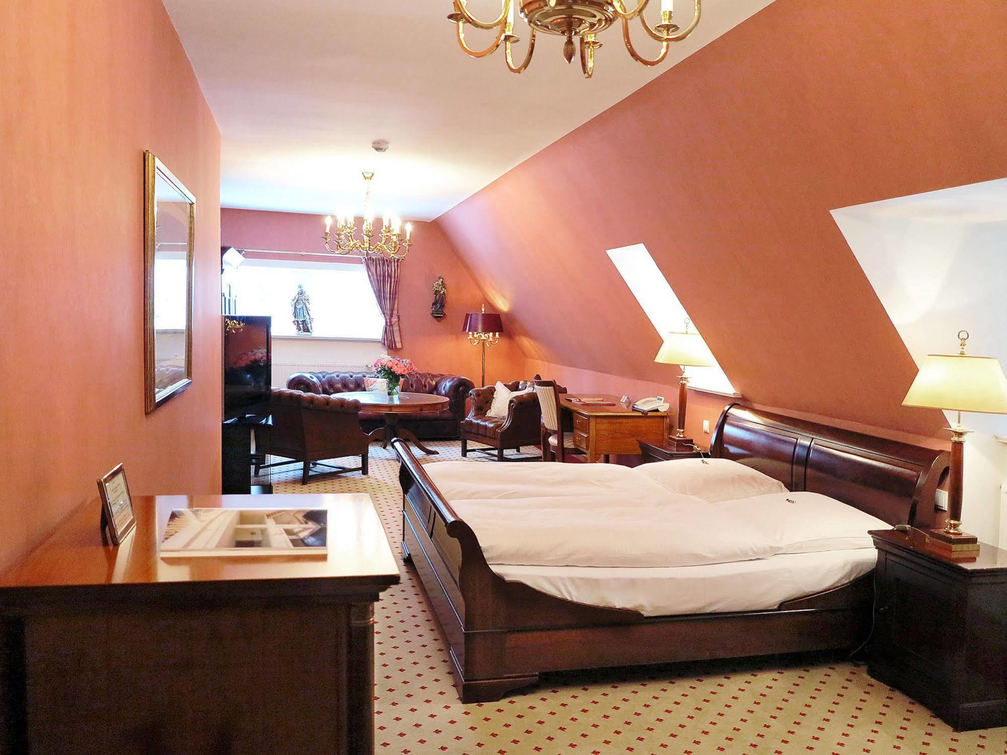 Meinsbur Boutique Hotel Bendestorf Экстерьер фото